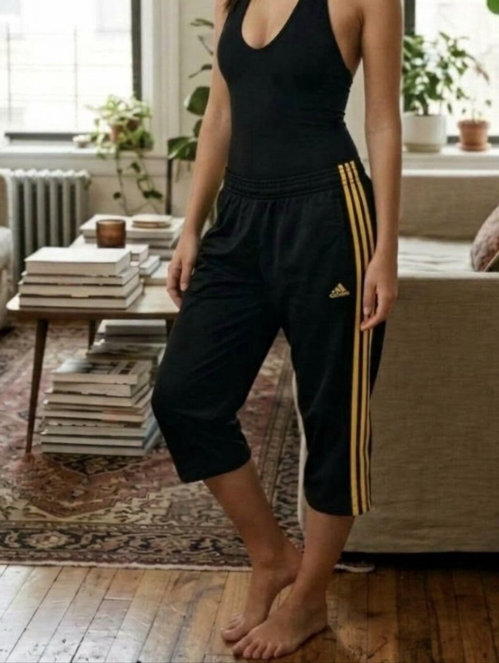 Vintage "Adidas" Black & Shiny Yellow/Gold Striped Capri's💛🖤